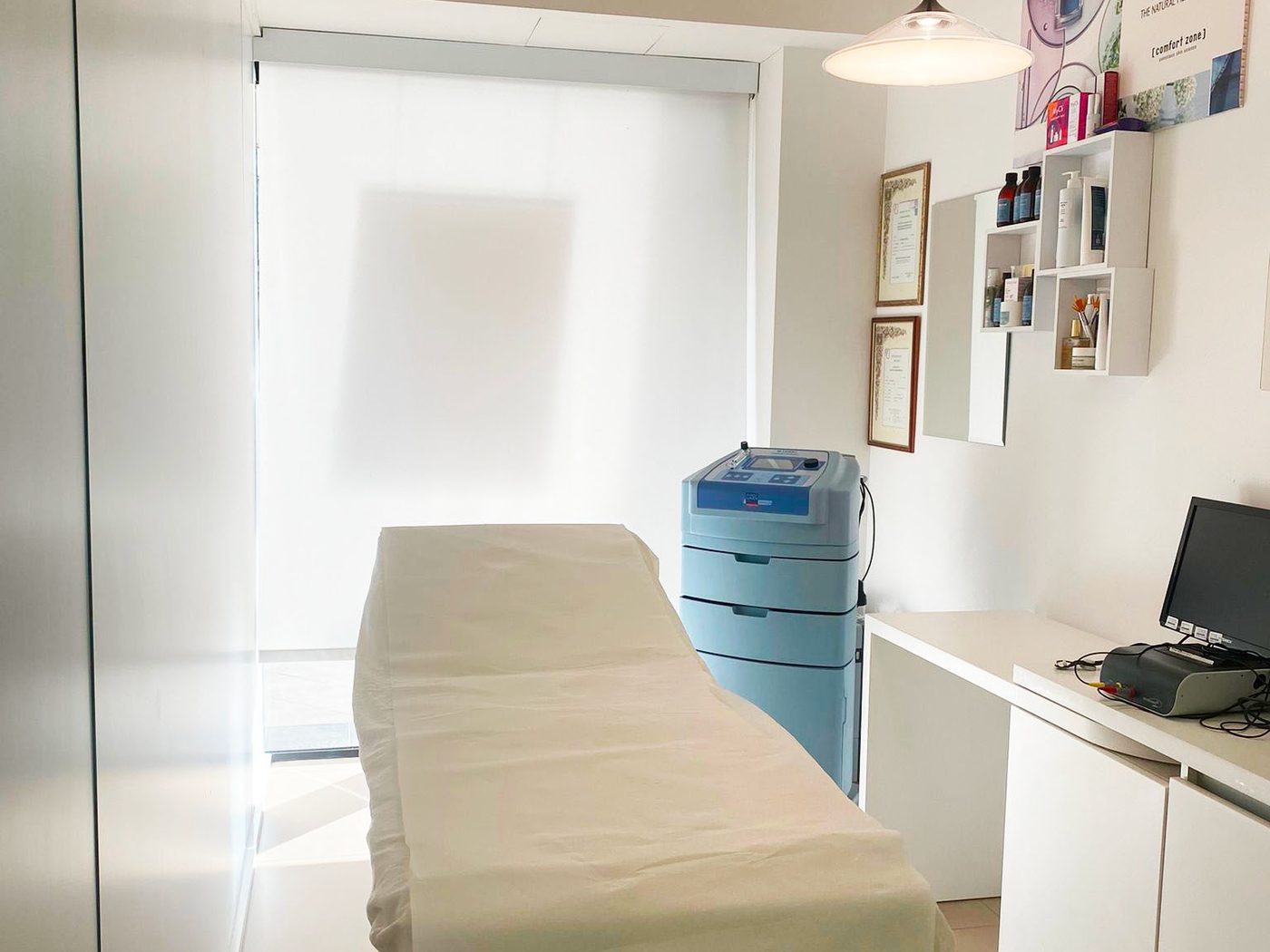 La cabina di dermoestetica della farmacia